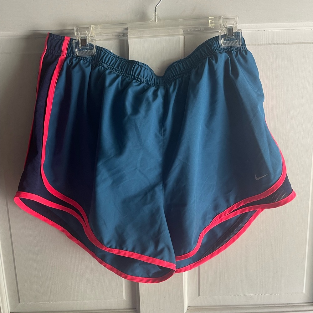 Women’s Nike Tempo Shorts